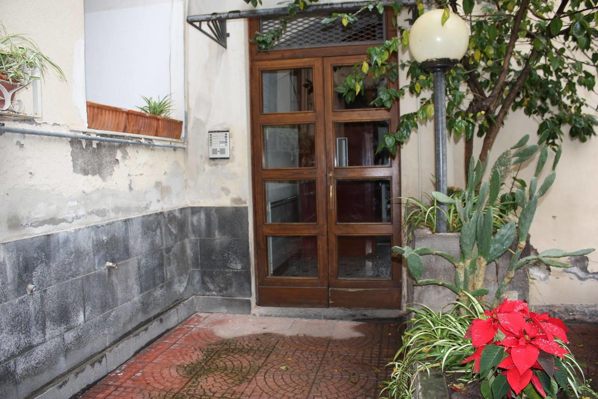 Tra L'Etna E Il Mare B&B カターニア エクステリア 写真