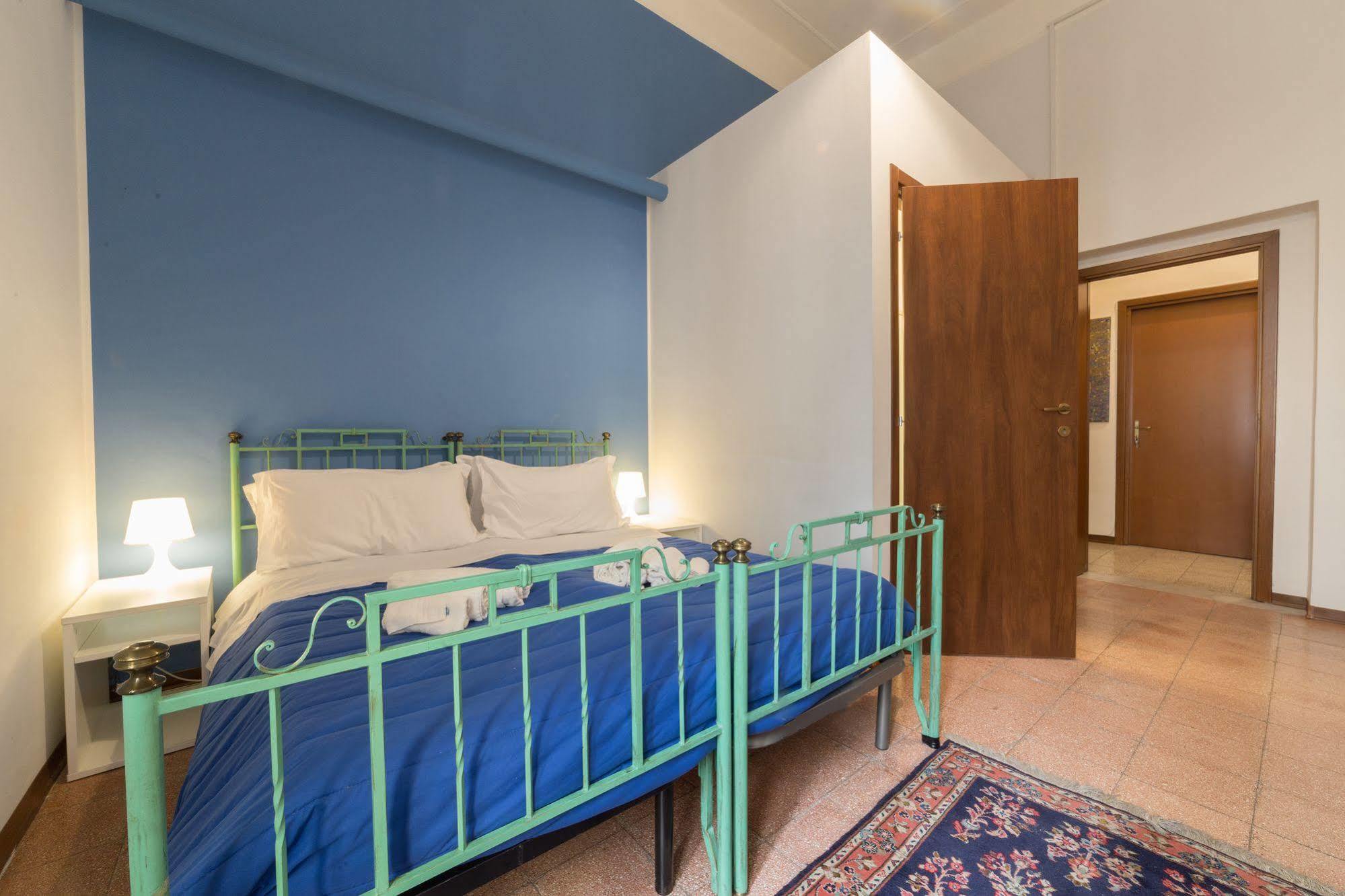 Tra L'Etna E Il Mare B&B カターニア エクステリア 写真