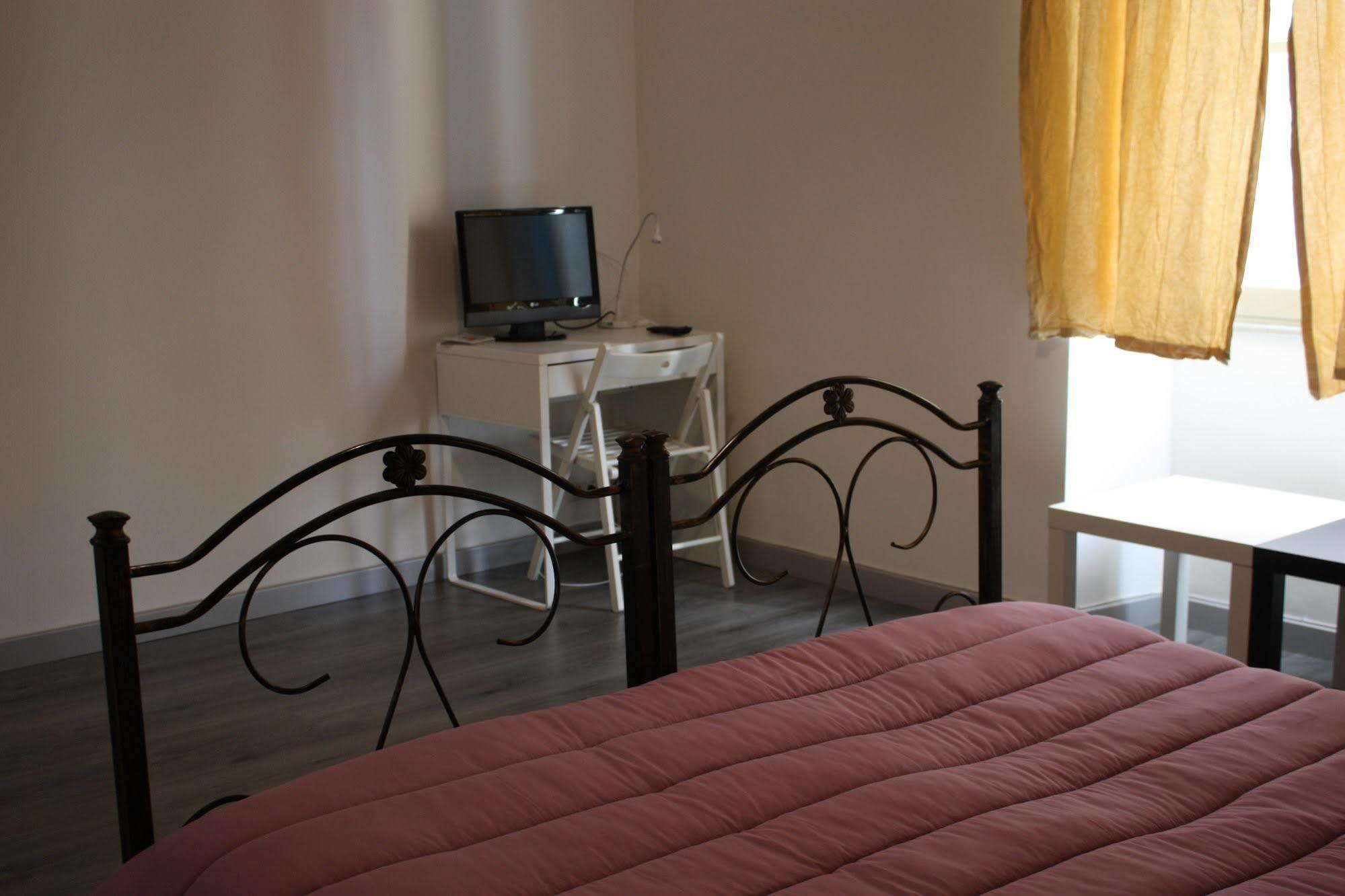 Tra L'Etna E Il Mare B&B カターニア エクステリア 写真