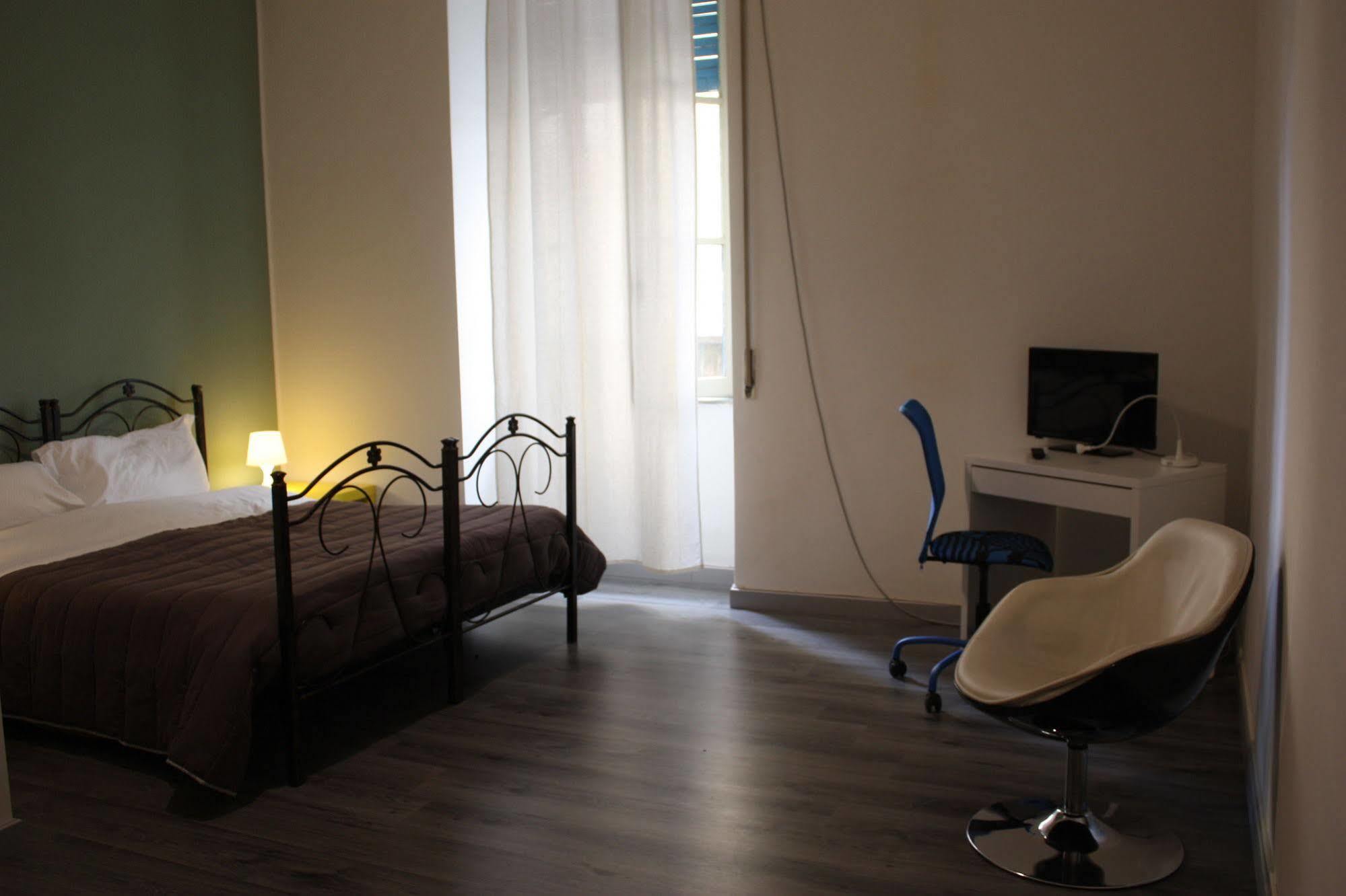 Tra L'Etna E Il Mare B&B カターニア エクステリア 写真